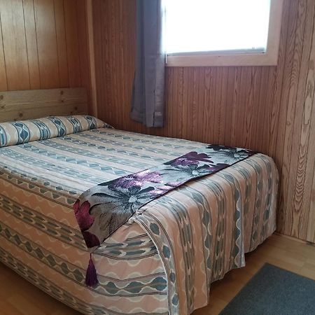 Blue Spruces Cottages Hampton Εξωτερικό φωτογραφία
