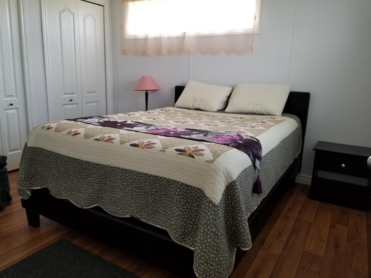 Blue Spruces Cottages Hampton Εξωτερικό φωτογραφία
